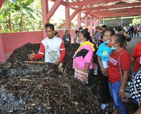 Mama Papua Belajar Olah Sampah