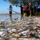 230 Kilogram Sampah Plastik Dikeluarkan dari Kawasan Mangrove Wonorejo