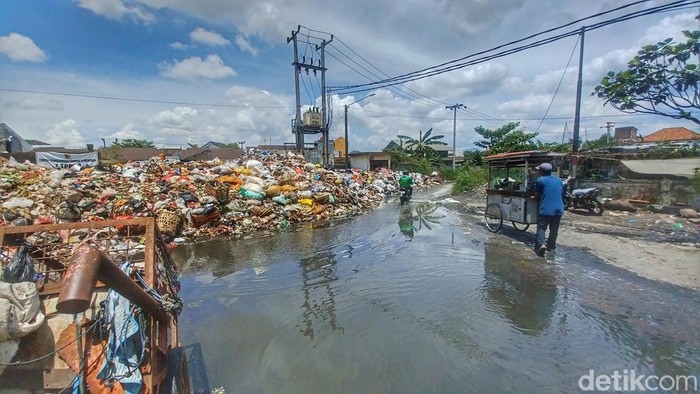 sampah menggunung