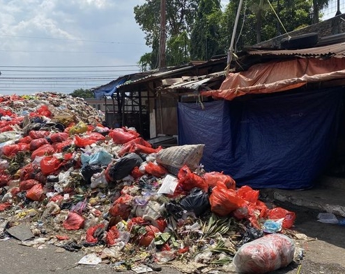 sampah menggunung