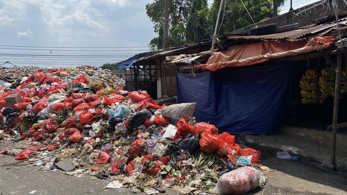 sampah menggunung